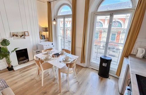 Barbican House | Chic 2-Bed flat in Farringdon, Barbican Centre