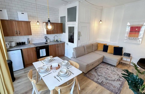 Barbican House | Chic 2-Bed flat in Farringdon, Barbican Centre