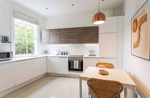 Thornton Apartment | Chic 2-Bed Flat in Leafy Clapham South