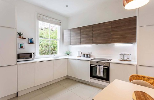 Thornton Apartment | Chic 2-Bed Flat in Leafy Clapham South