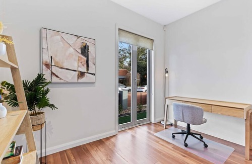 Yarraville Apartment | Chic 2-Bed Home By Bustling Shops