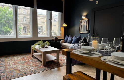 Leeds City Center Apartment | Chic 2-bed loft, Central Leeds