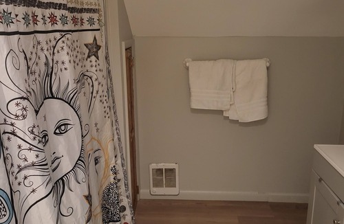 Ransom Apartment | Chic 2-bedroom apartment with AC, WiFi in peaceful Clarks Summit