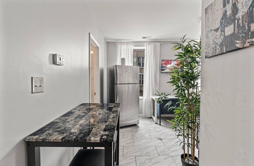 Fairmount Apartment | Chic 2-bedroom apartment with WiFi, AC in awesome Philadelphia