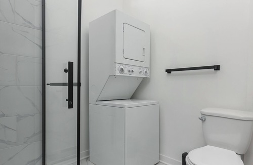 Plateau Mont Royal Condo | Chic 2-Bedroom Apartment in the Heart of the City’s Vibrant Hub