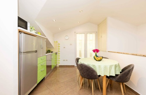 Artatore Apartment | Chic 2-Bedroom Apartment, Perfect for 4