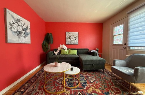 Cote-Des-Neiges—Notre-Dame-De-Grace Apartment | Chic 2 bedroom apartment in Montreal