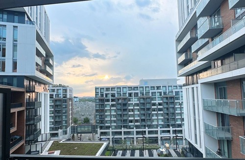 Unionville Apartment | Chic 2-bedroom apartment room, free parking in Downtown Markham