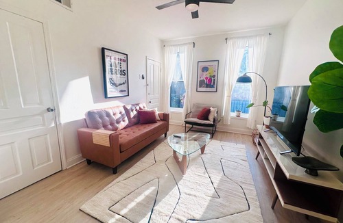 West Bucktown Apartment | Chic 2-bedroom apartment w/free parking, quiet Bucktown, Walker/Biker paradise