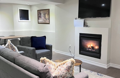 Ashburn Apartment | Chic 2-bedroom corporate apartment in enchanting Whitby with AC, WiFi