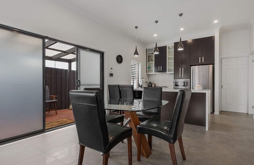 Keilor Downs House | Chic 2 Bedroom Keilor