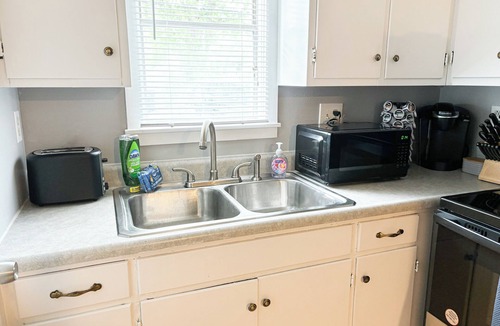 Piqua Apartment | Chic 2-Bedroom Retreat With 2 TV’s