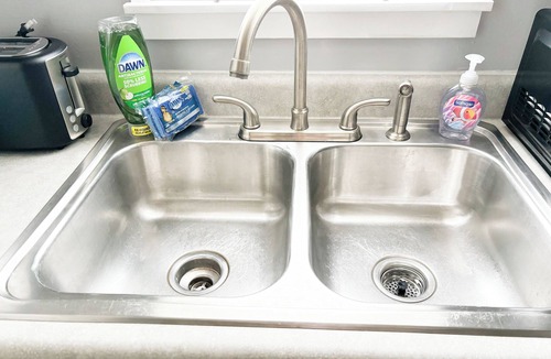 Piqua Apartment | Chic 2-Bedroom Retreat With 2 TV’s