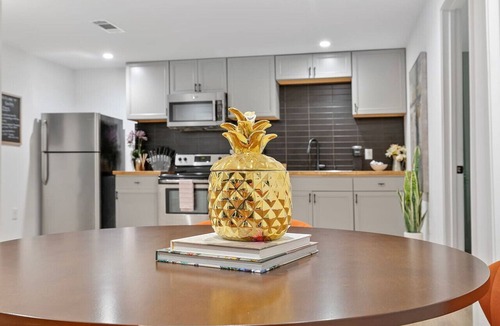 Clarkdale Apartment | Chic 2 bedroom w/free parking