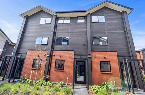 Henderson House | Chic 2-BR Haven with Relaxing Patio and Modern