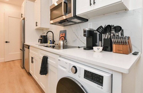 Manhattan Valley Apartment | Chic 2 BR Stay-Steps from Central Park