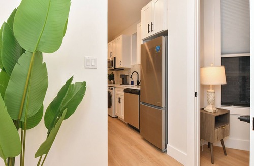 Manhattan Valley Apartment | Chic 2 BR Stay-Steps from Central Park