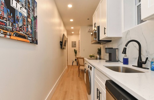 Manhattan Valley Apartment | Chic 2 BR Stay-Steps from Central Park