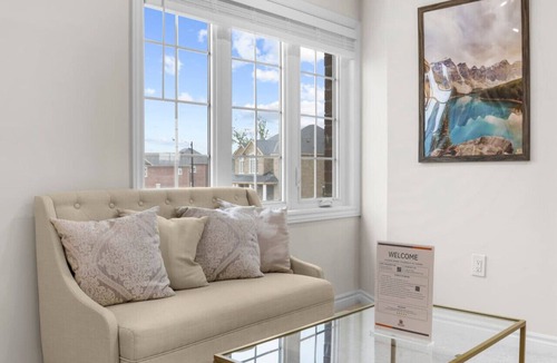 Cavan-Monaghan House | Chic 2BR House, Newly Renovated, Central Spot