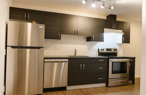 Waterloo Apartment | Chic 2BR 2BA Urban Retreat in the Heart of Waterloo