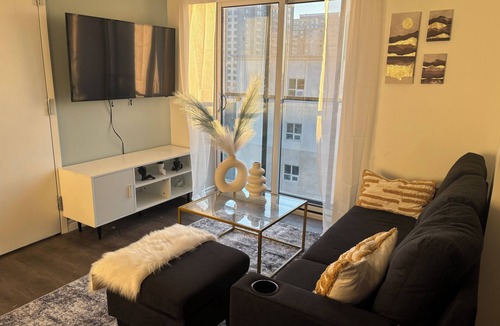 Waterloo Apartment | Chic 2BR 2BA Urban Retreat in the Heart of Waterloo