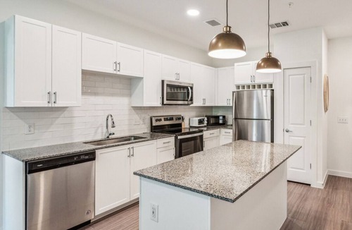 Austin Apartment | Chic 2Br Apartment I Properties by Preston
