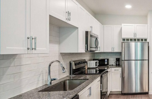 Austin Apartment | Chic 2Br Apartment I Properties by Preston