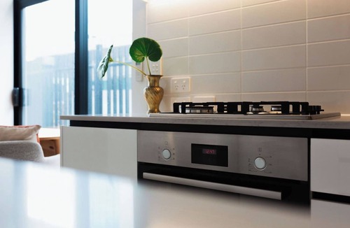 Te Aro Apartment | Chic 2BR Apartment | Secure Gated Complex in CBD