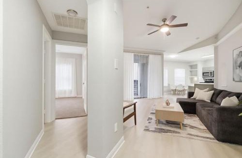 Far North Dallas Apartment | Chic 2BR Boho-Chic Retreat Garage, Pool, Gym