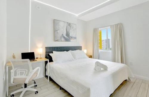 Midtown Apartment | Chic 2BR Edgewater Condo with Views plus Balcony