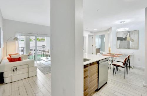 Midtown Apartment | Chic 2BR Edgewater Condo with Views plus Balcony
