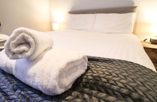 Bishop's Stortford Apartment | Chic 2BR Flat in Bishop's Stortford