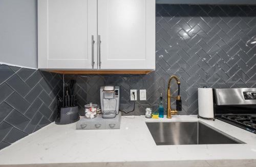 Neartown Apartment | Chic 2BR Haven in Midtown - Prime Location
