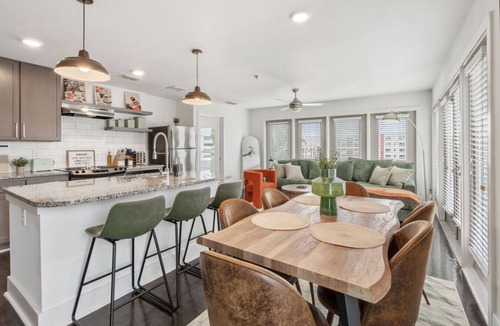 Reynoldstown Apartment | Chic 2BR | King Bed |Balcony| Krog Mrkt | Beltline