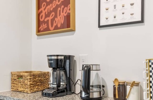 Reynoldstown Apartment | Chic 2BR | King Bed |Balcony| Krog Mrkt | Beltline