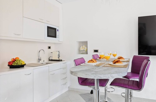 Les Halles Apartment | Chic 2BR Near Le Louvre & Palais Royal