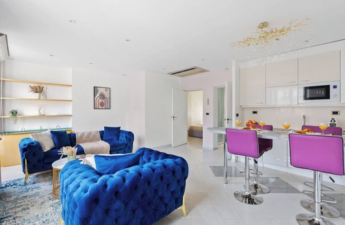Les Halles Apartment | Chic 2BR Near Le Louvre & Palais Royal