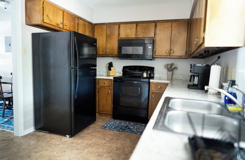 Mobile Apartment | Chic 2BR Stay | Downtown + Pets Allowed
