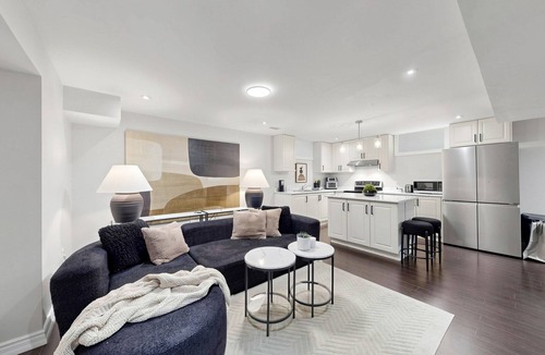 Pickering House | Chic 2BR Suite Stylish Stay w/Kitchen + Backyard