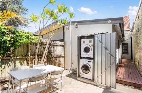 Annandale House | Chic 3-Bed House with a Cosy Courtyard