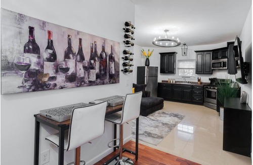 Jersey City House | Chic 3 bedroom apartment. (Upstairs Unit)