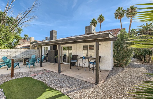Rancho Oakey House | Chic 3-bedroom home in Fabulous Las Vegas with AC, WiFi, Garage Parking & more