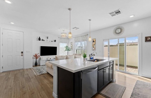 Calico Ridge House | Chic 3-bedroom townhome with AC in Henderson