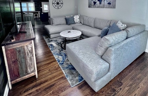 Topeka House | Chic 3br/1ba home~Convenient SW Topeka location~Sleeps 6