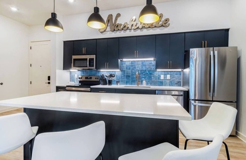 Music Row Condo | Chic 3BR on Music Row with Pool & Downtown Views