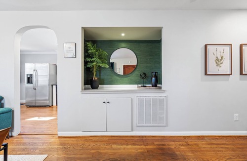 Southwest Raleigh House | Chic 3BR Retreat Firepit Minutes to NC State