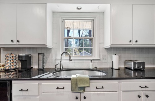 Southwest Raleigh House | Chic 3BR Retreat Firepit Minutes to NC State
