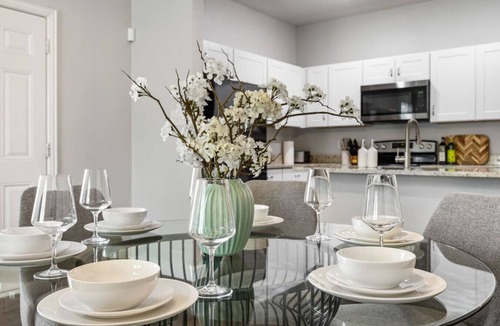 Dallas House | Chic 3BR Stay Mins to Downtown & Uptown (C)