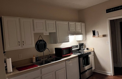 Payne - Phalen Apartment | Chic 3BR Suite by Xcel & Metropolitan State University