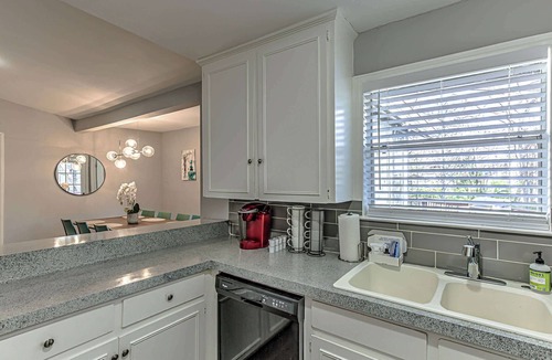 Parker Lane House | Chic 4 BDR for 9 Near DT & Mins to Lady Bird Lake!